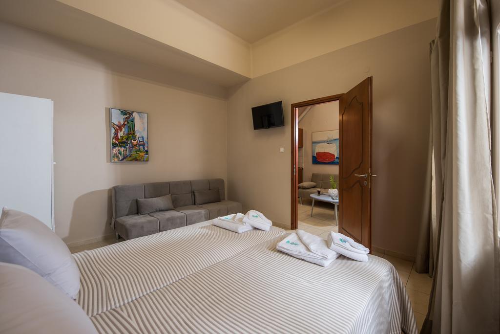 Studios Kiara Chrissi Akti Chania Exterior foto